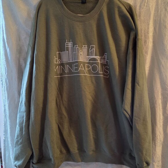 Dark green Gildan soft crewneck Minneapolis city skyline sweatshirt 2xl - Picture 1 of 1